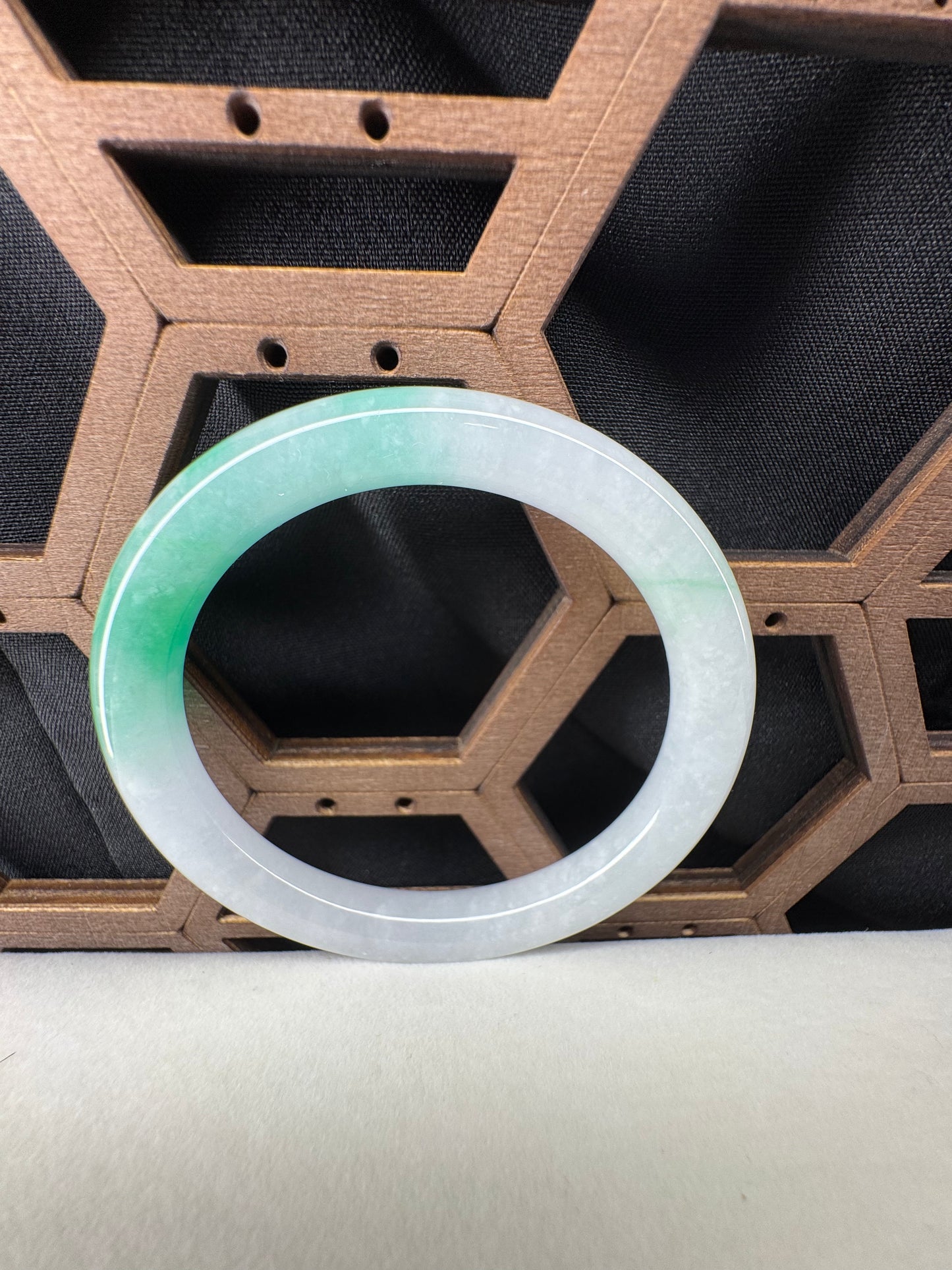 Vintage round jade bangle bracelet, 54mn