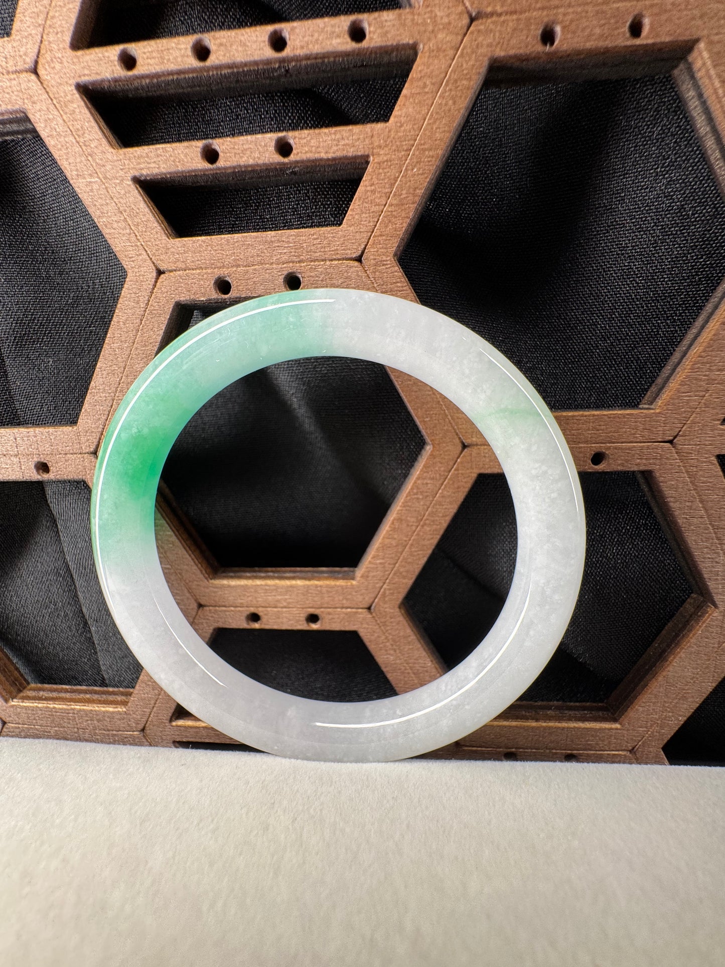 Vintage round jade bangle bracelet, 54mn
